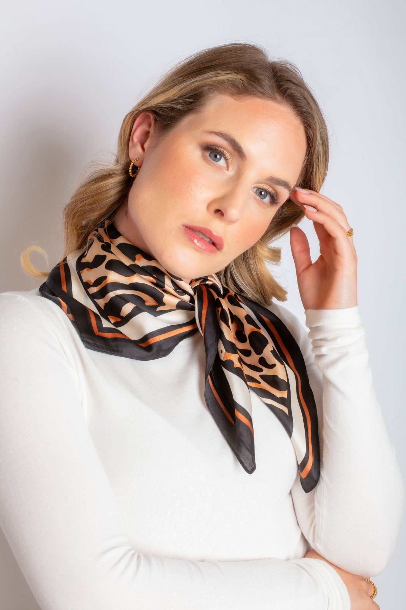 Liana Neck scarf